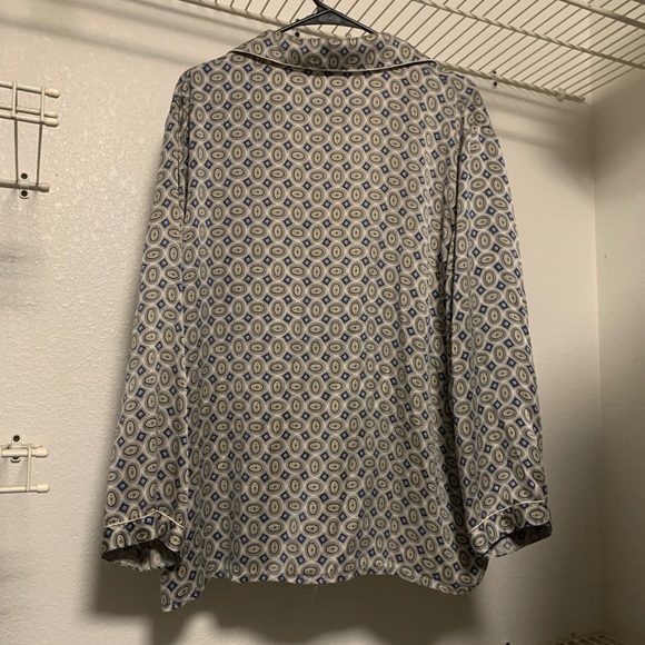 Patterned Button down Long Sleeve - Picture 2 of 4